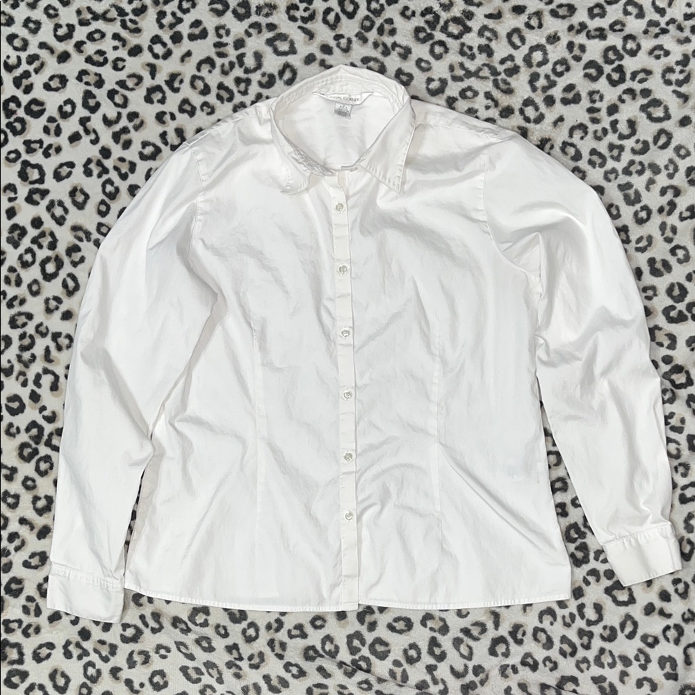 Casual Corner Crisp White Button Down Shirt